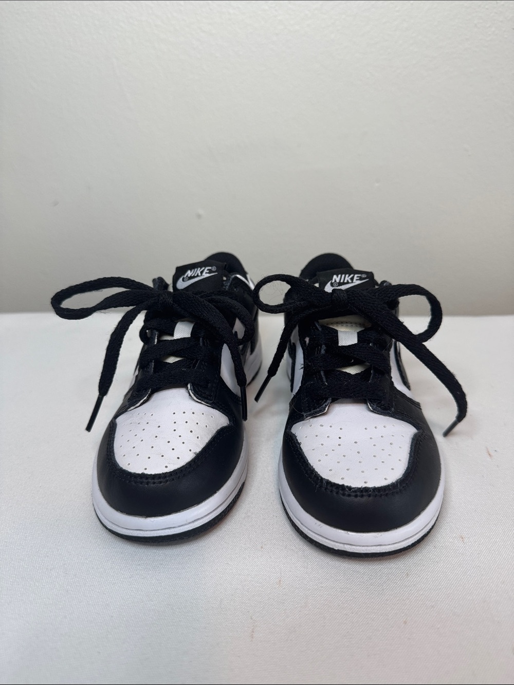 Nike Dunk Low Kids Black and White Low-Top Sneakers with Classic Swoosh Sz 11C.